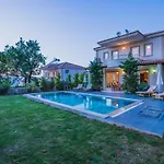 Hanel Life Royale 2 With Private Pool *